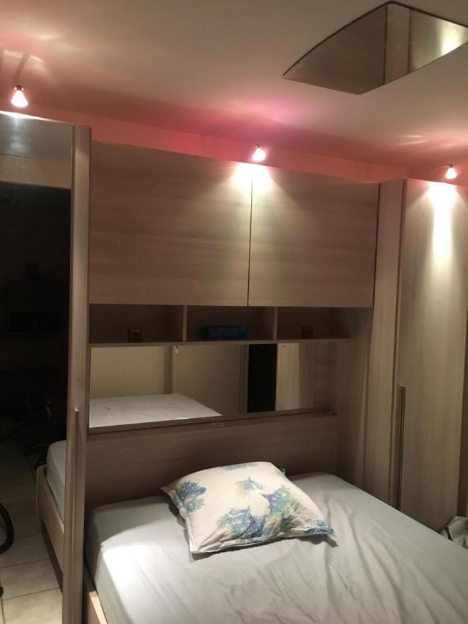 Cavalaire Vue Mer Au Loin Maisonnette Tout Equipee Pour 4 Personnes Avec Piscine Clim Wifi Velos Tv Barbecues Bagian luar foto