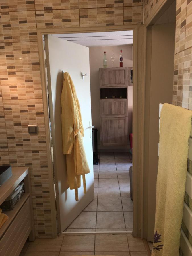 Cavalaire Vue Mer Au Loin Maisonnette Tout Equipee Pour 4 Personnes Avec Piscine Clim Wifi Velos Tv Barbecues Bagian luar foto